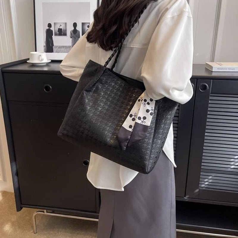 大容量バッグ｜ハンドバッグ（スカーフ付き）の商品イメージ
