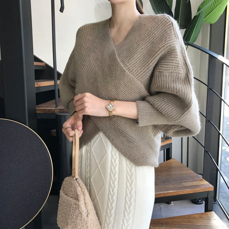 暖かい無地Ⅴネックニット｜トップスの商品イメージ
