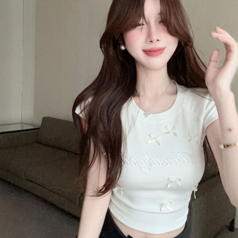 半袖Tシャツ｜リボン装飾刺繍ロゴタイトシルエット大人ガーリートップス｜ブラックの商品イメージ