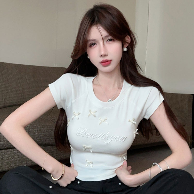 半袖Tシャツ｜リボン装飾刺繍ロゴタイトシルエット大人ガーリートップス｜ブラックの商品イメージ