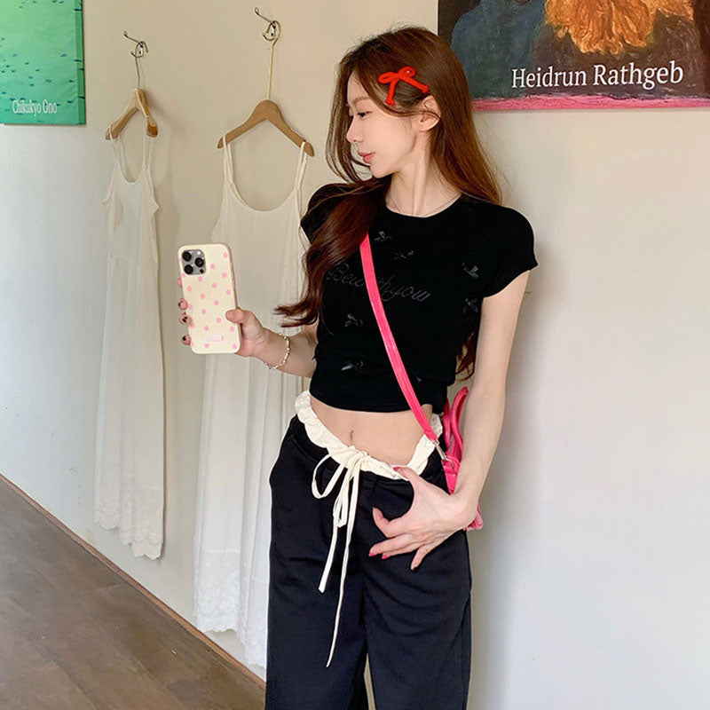 半袖Tシャツ｜リボン装飾刺繍ロゴタイトシルエット大人ガーリートップスの商品イメージ