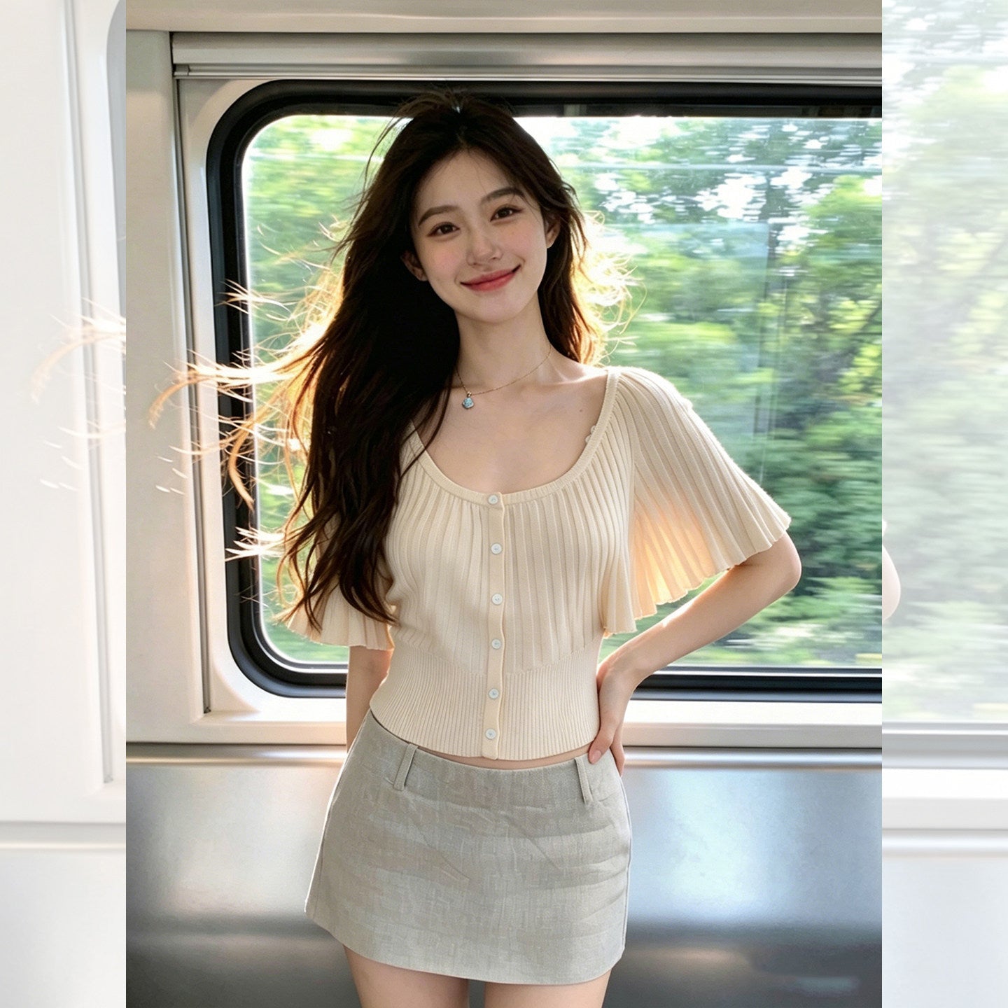 Uネックリブニット｜フレア裾薄手フィットウエスト絞り上品大人女子トップス｜画像カラーの商品イメージ