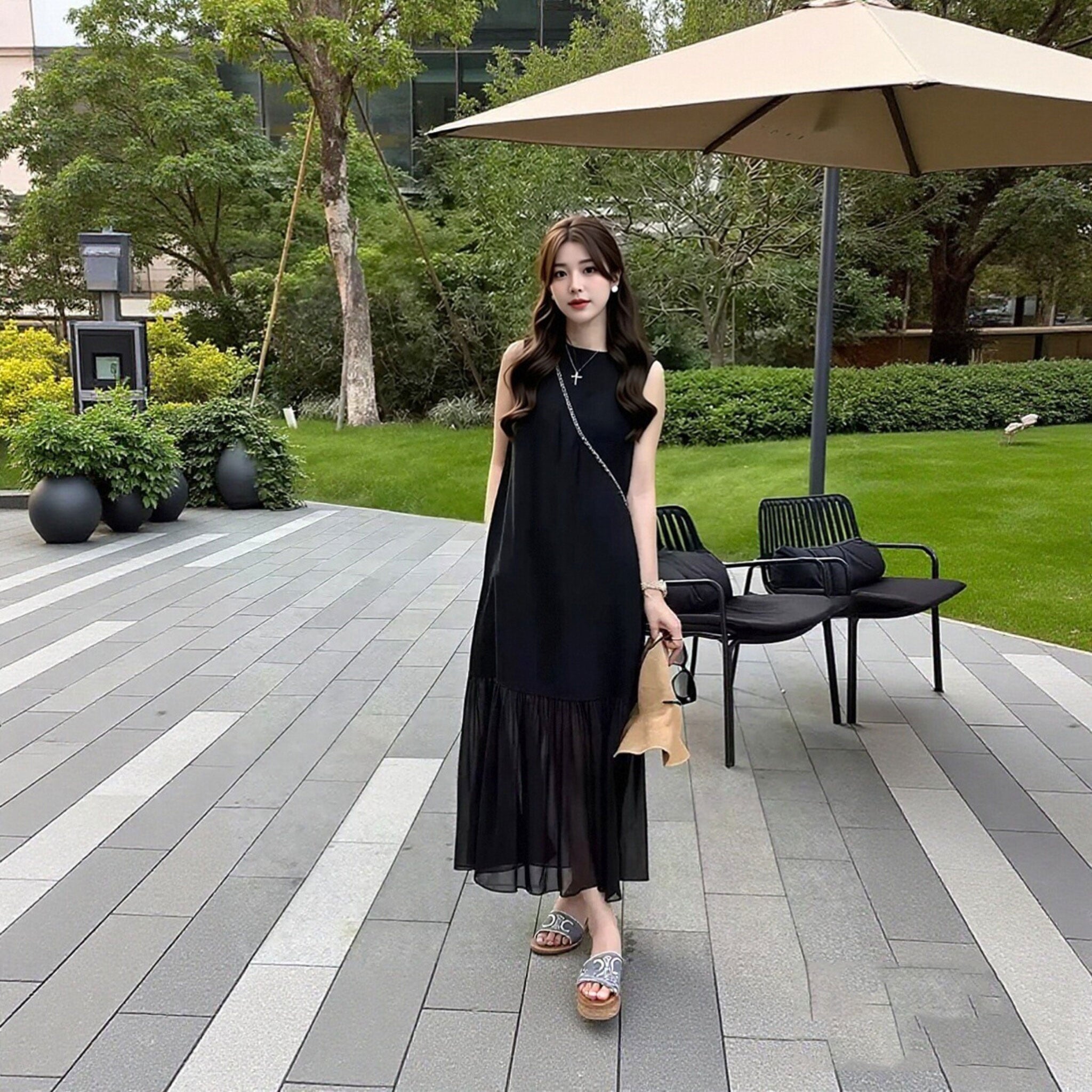 黒ノースリーブシフォンワンピース｜ブラックの商品イメージ