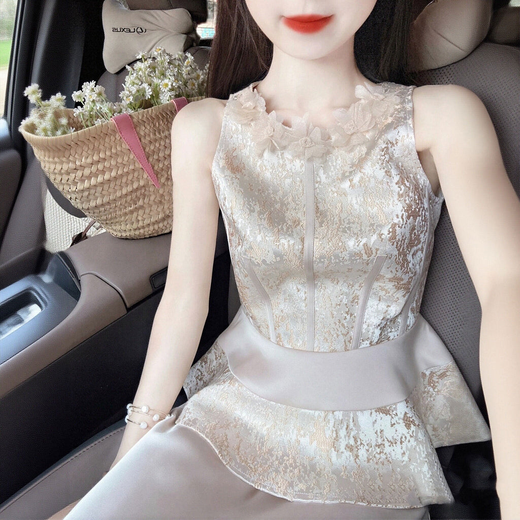 結婚式お呼ばれパーティードレスセットアップ｜レースペプラムトップス＆サテンロングスカートベージュ｜画像カラーの商品イメージ