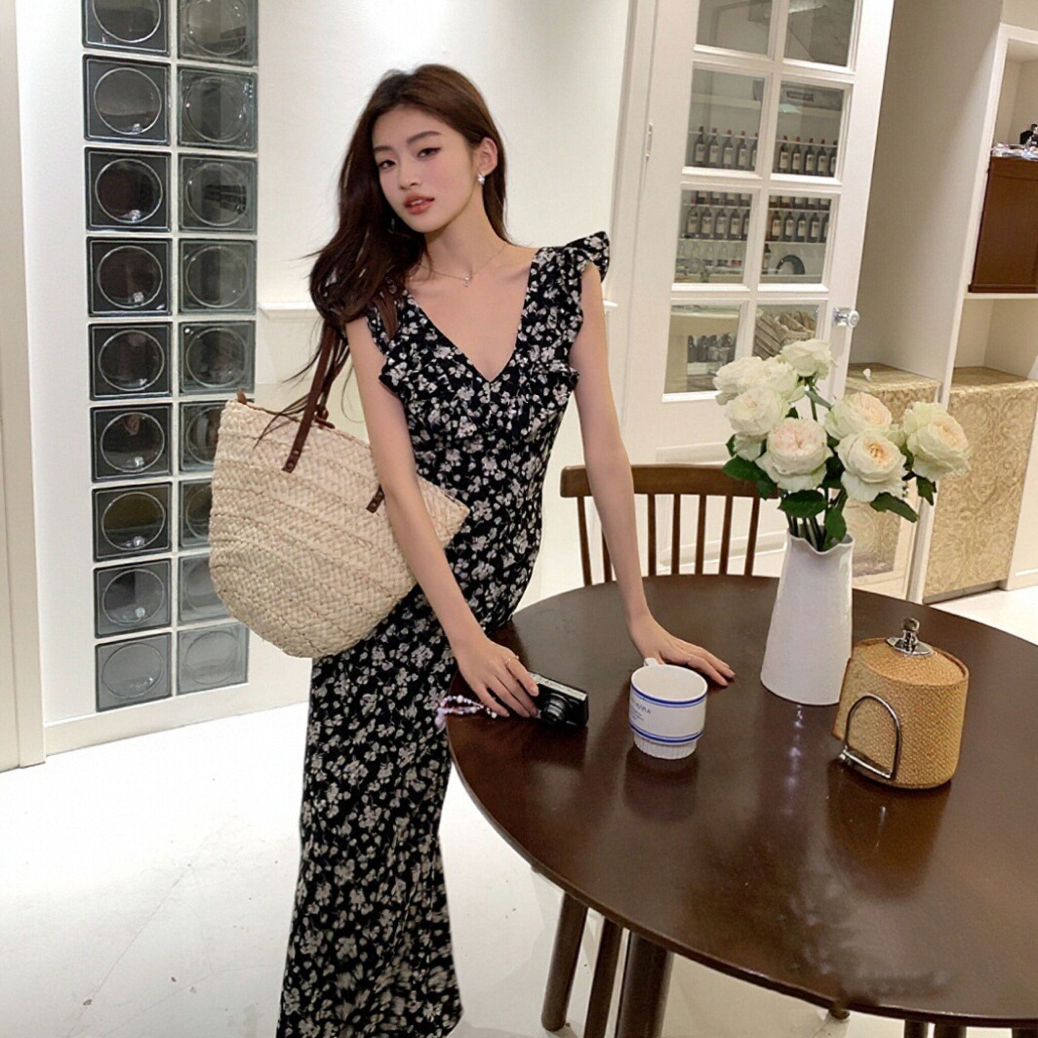 花柄ロングワンピース｜Vネックフリルスリーブマーメイドラインの商品イメージ