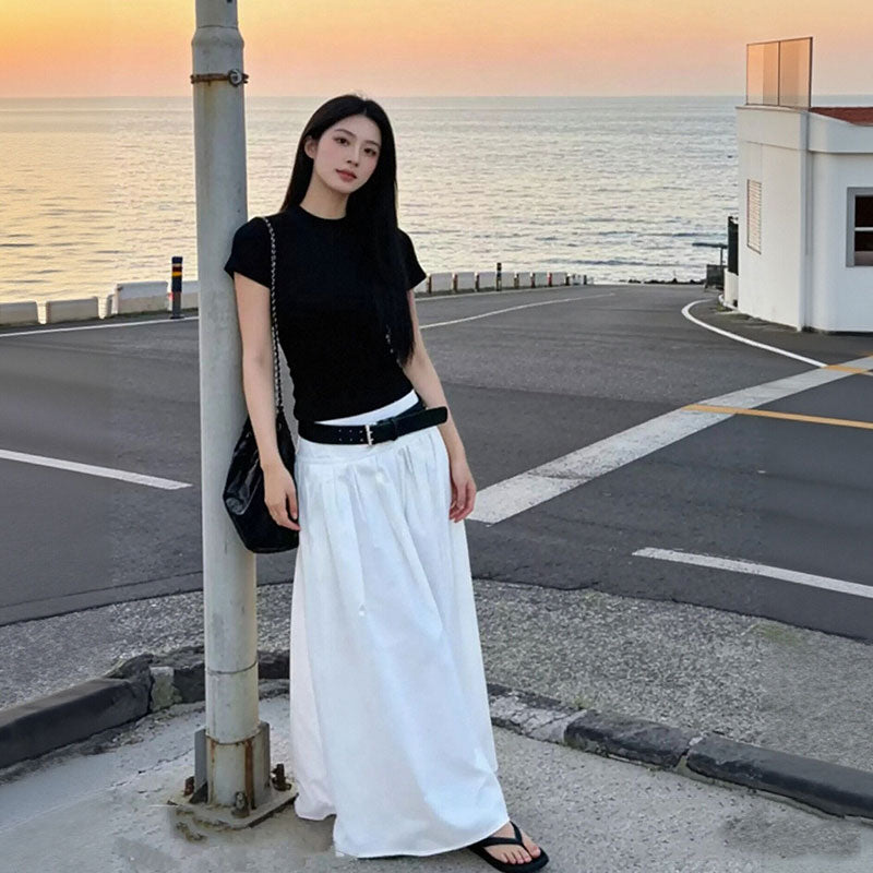 半袖黒Tシャツ＆マキシ丈スカートベルト付きモノトーン大人っぽい｜セットアップ｜画像カラーの商品イメージ