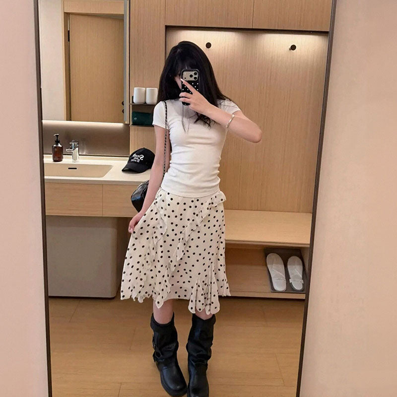 半袖タイトTシャツ＆水玉柄フリルミディスカートベルト付きスリムトップス波裾スカート｜セットアップの商品イメージ