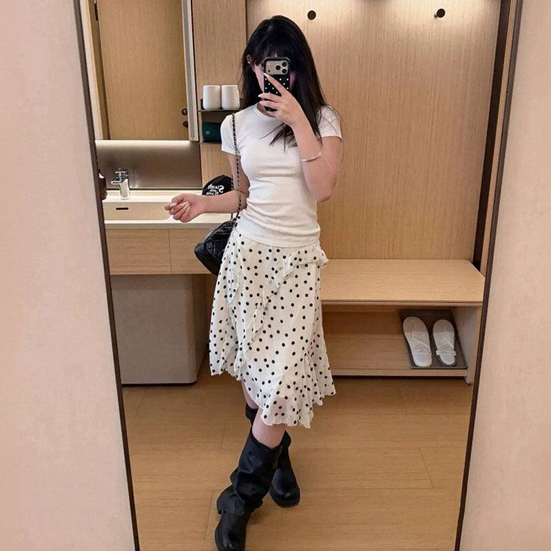 半袖タイトTシャツ＆水玉柄フリルミディスカートベルト付きスリムトップス波裾スカート｜セットアップの商品イメージ