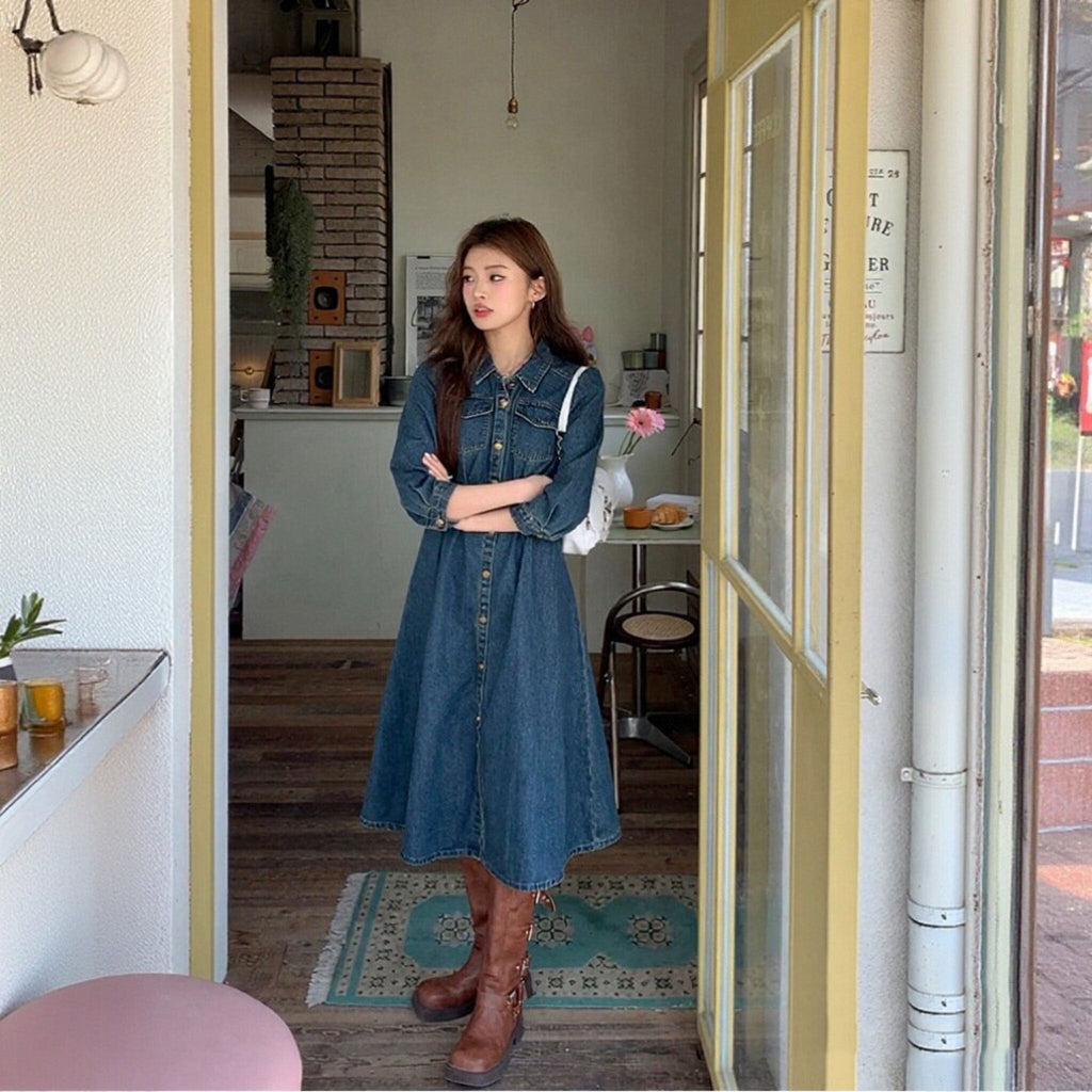 デニムワンピース｜ロング丈シャツ襟前ボタンウエストタックワンピースの商品イメージ