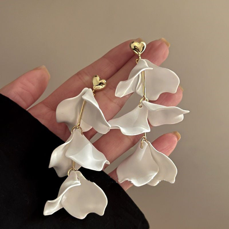 花びらピアス｜アップ揺れる花びらアクセサリー｜画像カラーの商品イメージ