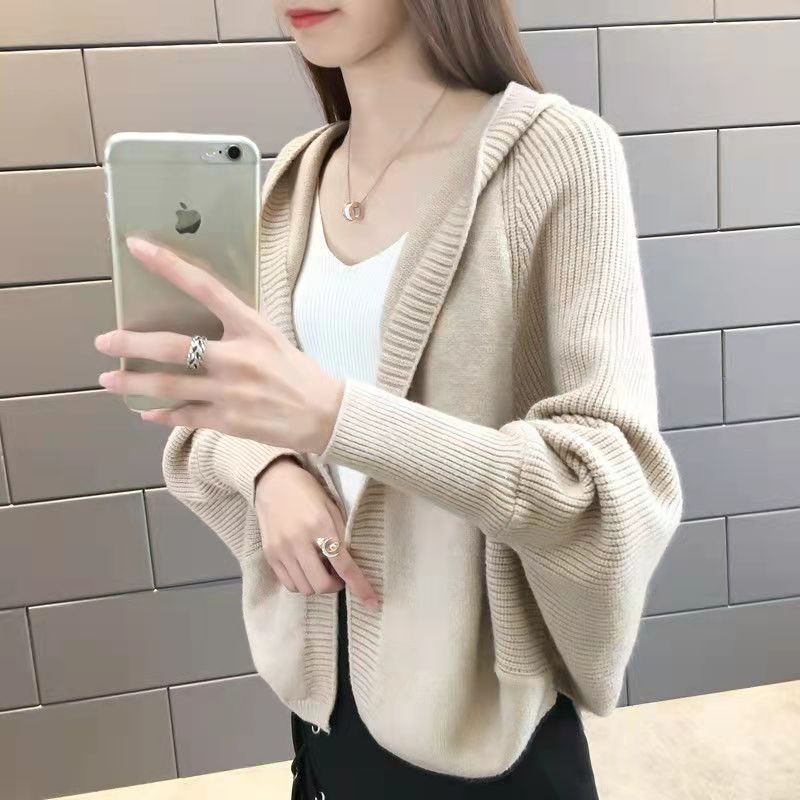 女子力アップ無地バットシャツニットアウター｜カーキの商品イメージ