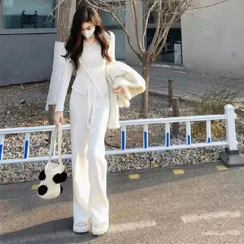 不規則ニットセータートップス＆無地ニットワイドレッグパンツセットアップ｜画像カラーの商品イメージ