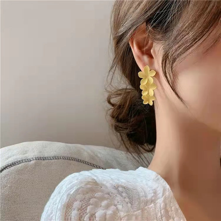高級感レデイースファッション花柄耳飾りピアスの商品イメージ