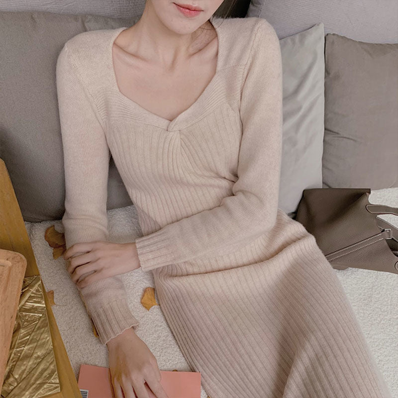 長袖ニットVネックストライプロングワンピース｜画像カラーの商品イメージ