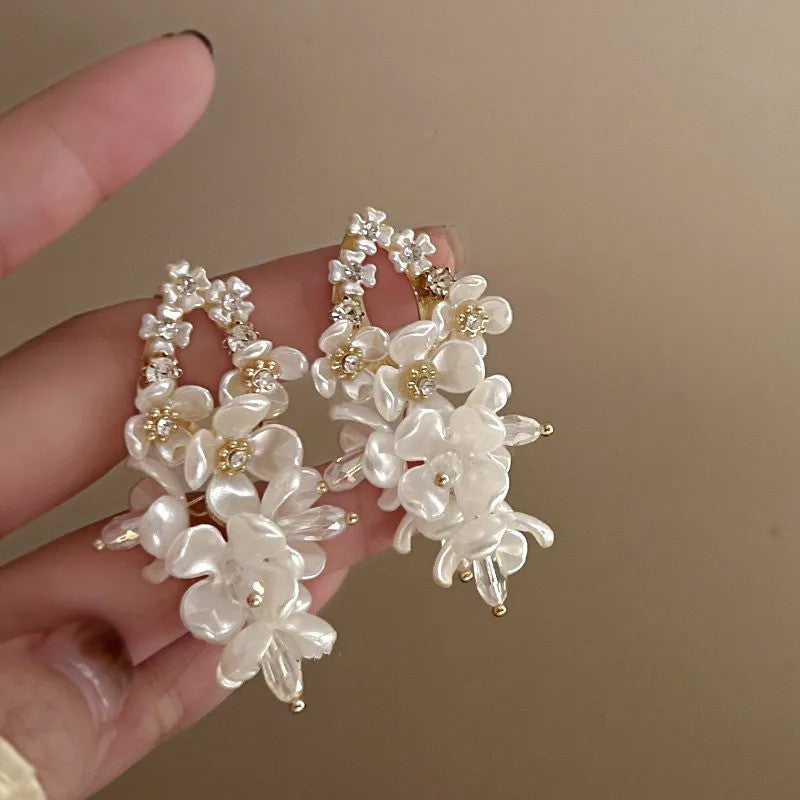 花びらピアス｜華やか一目ぼれ結婚式小物の商品イメージ