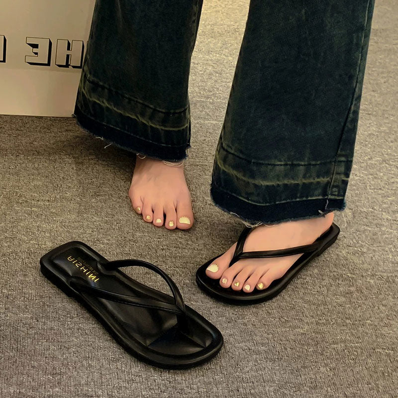 ビーチサンダル｜フラットスクエアトゥ細紐ビーサン痛くない海プール外出家履き｜オフホワイトの商品イメージ