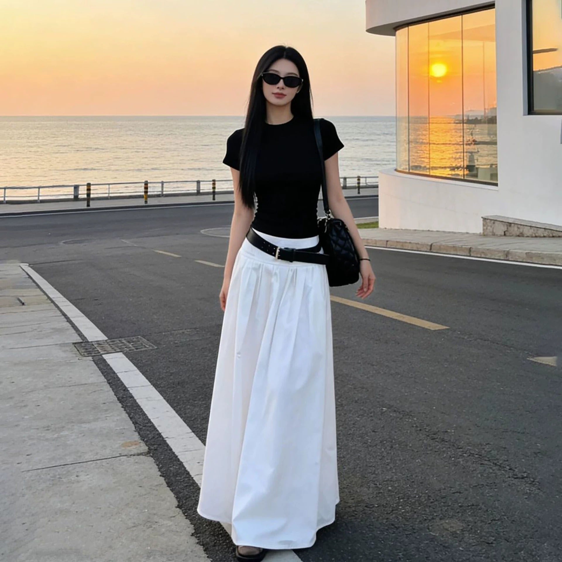 半袖黒Tシャツ＆マキシ丈スカートベルト付きモノトーン大人っぽい｜セットアップ｜画像カラーの商品イメージ