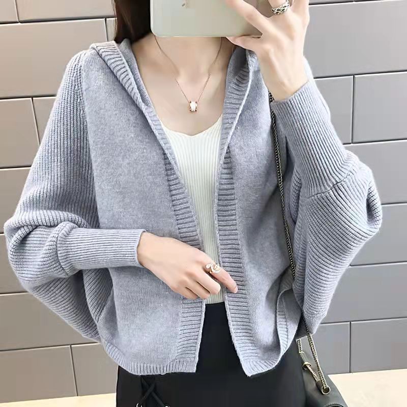 女子力アップ無地バットシャツニットアウター｜カーキの商品イメージ